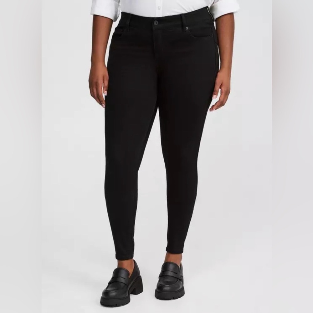 Torrid Bombshell Premium Stretch Skinny Jean EXTRA TALL - Picture 3 of 6